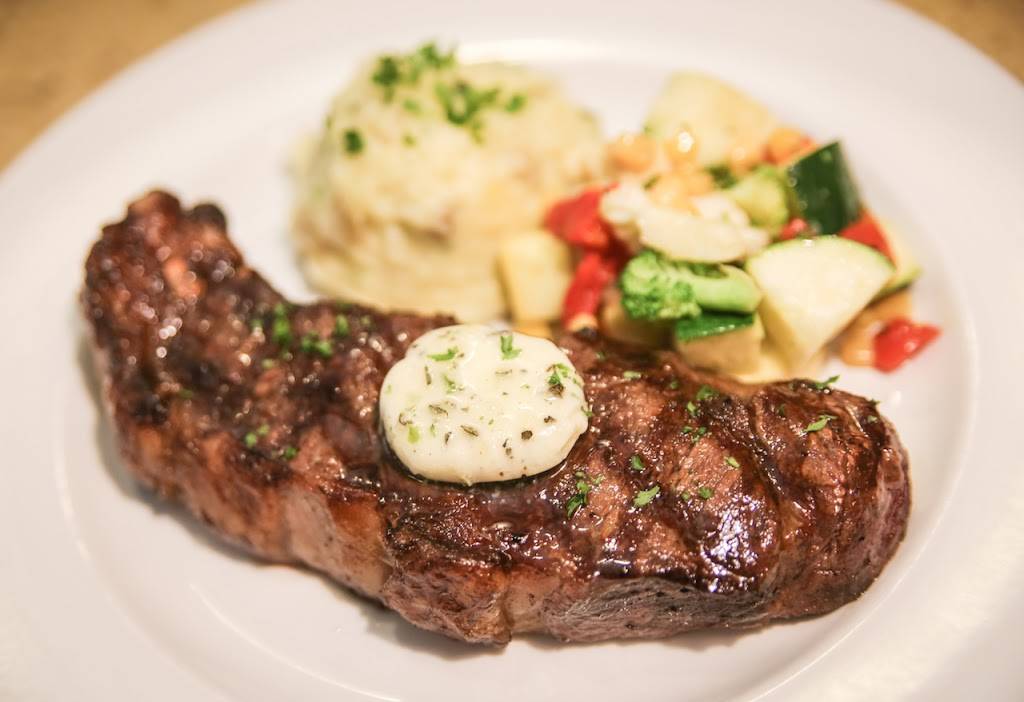 Merchant & Main Grill & Bar | restaurant | 349 Merchant St, Vacaville, CA 95688, USA | 7074460368 OR +1 707-446-0368