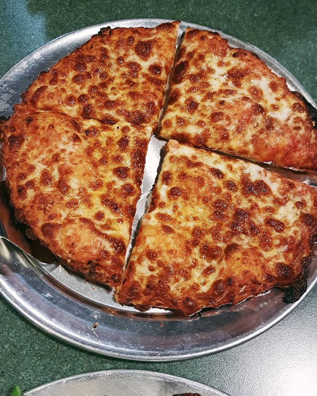 Round Table Pizza | meal delivery | 1003 Guerneville Rd, Santa Rosa, CA 95403, USA | 7075279999 OR +1 707-527-9999