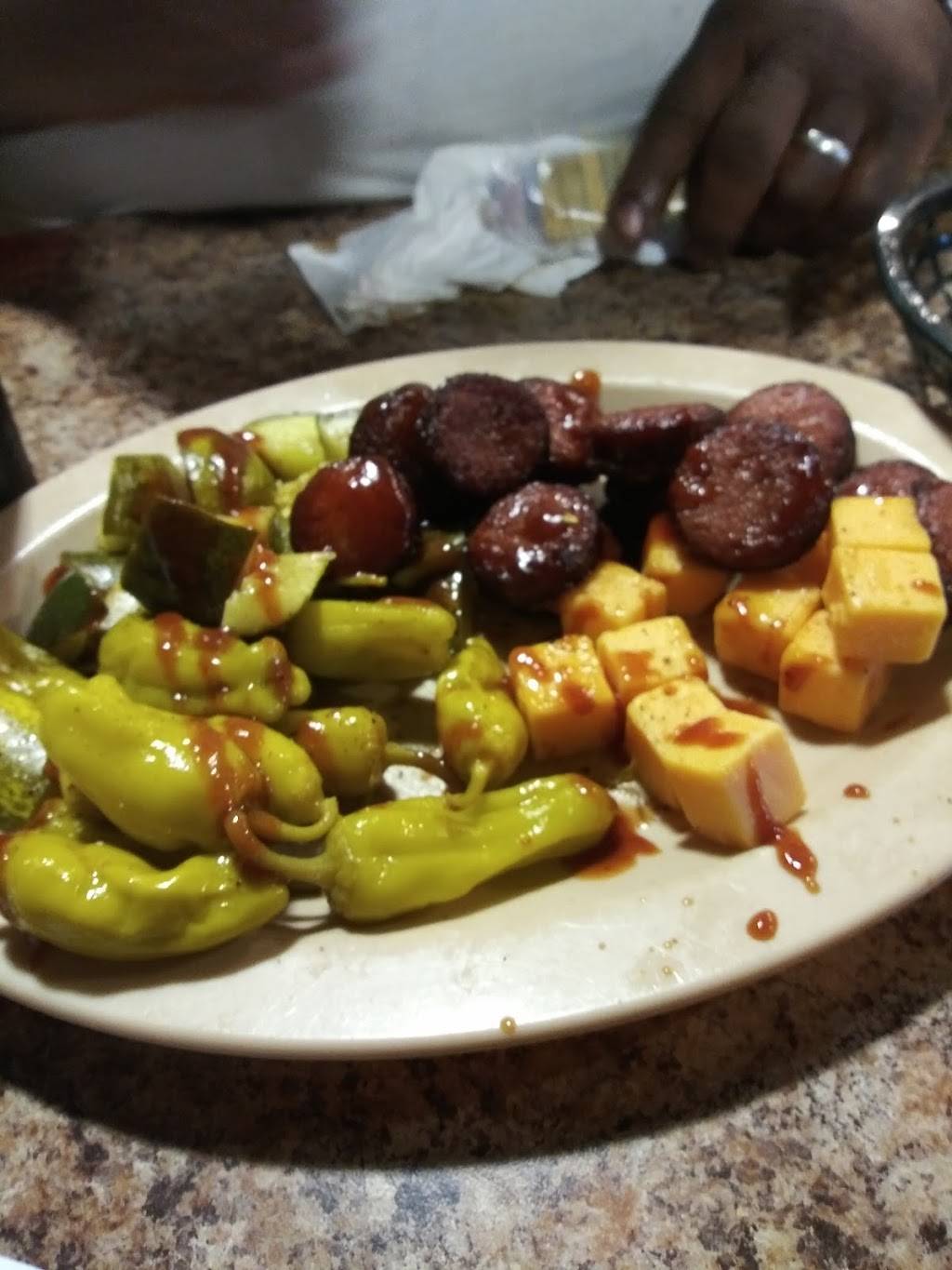 Crossroads Ribshack | restaurant | 3061 Tupelo Commons, Tupelo, MS 38804, USA | 6628401700 OR +1 662-840-1700