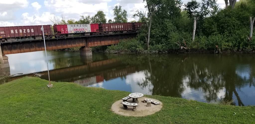 Catfish Charlies Restaurant | restaurant | 6875 MO-224, Wellington, MO 64097, USA | 8162400006 OR +1 816-240-0006