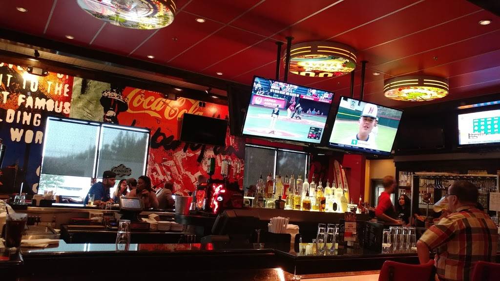 TGI Fridays | restaurant | 3487 Tyler St, Riverside, CA 92503, USA | 9513548400 OR +1 951-354-8400