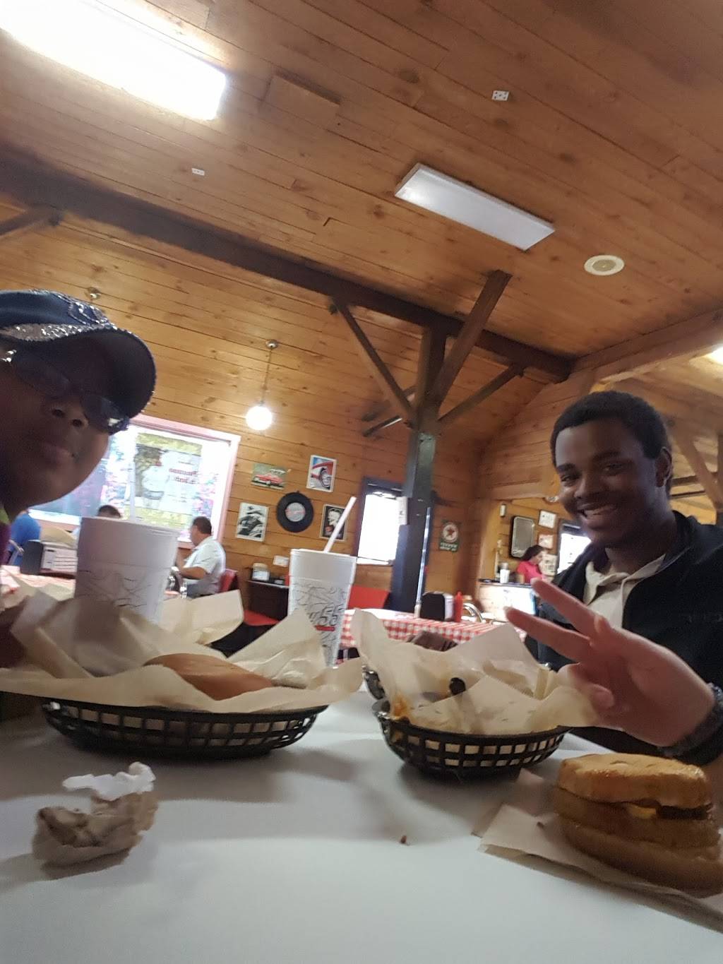 Andys of Clinton | restaurant | 201 W Railroad St # A, Clinton, NC 28328, USA | 9105903007 OR +1 910-590-3007