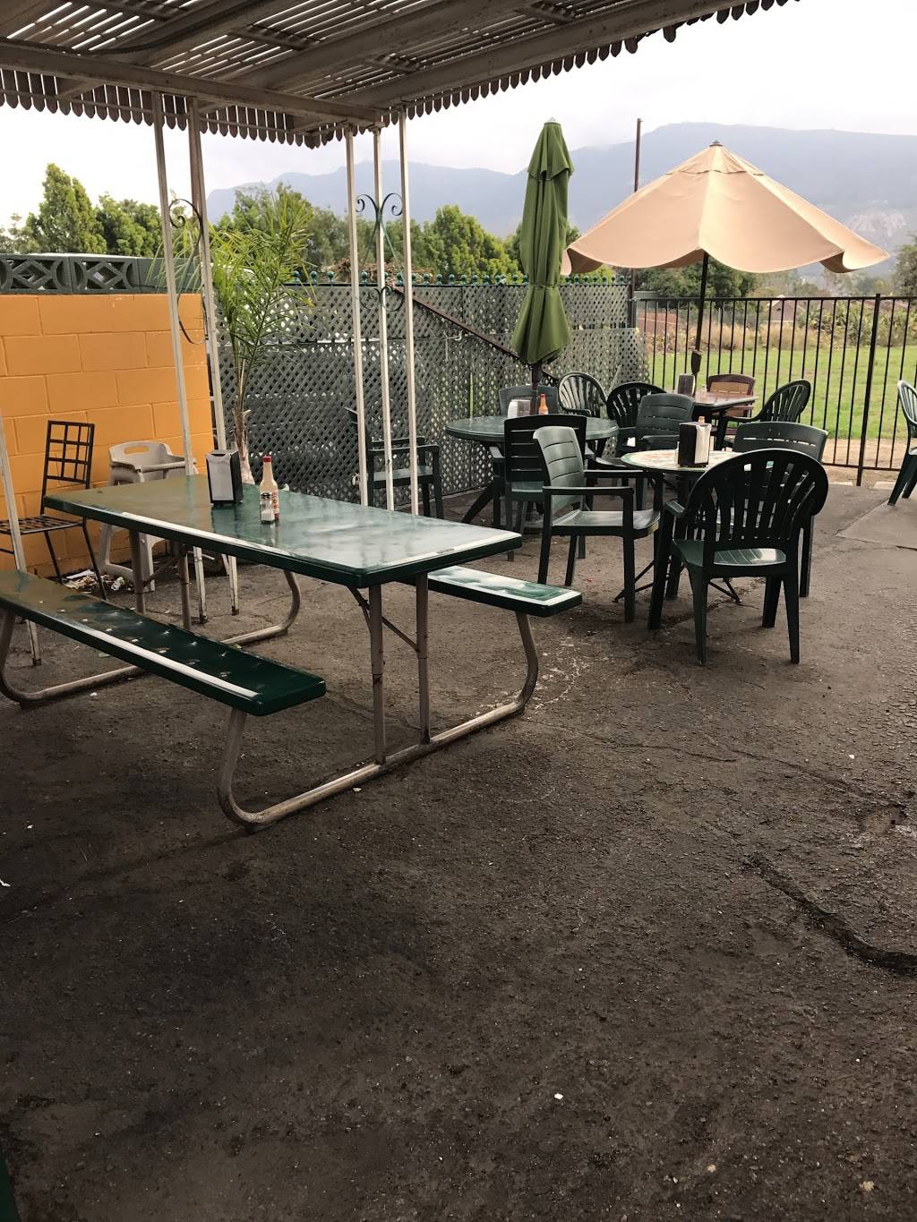 L A Casita Mexican Grill | restaurant | 106 W Main St, Santa Paula, CA 93060, USA | 8055256355 OR +1 805-525-6355