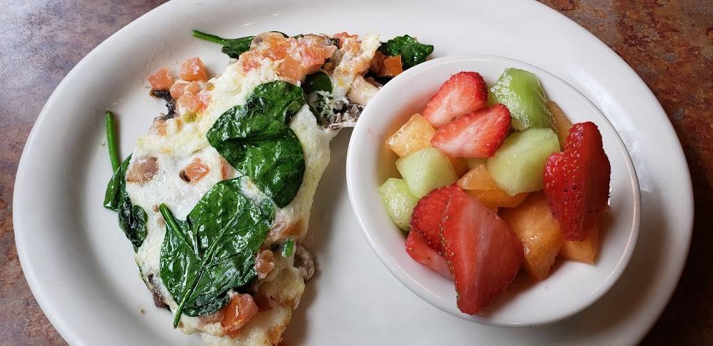 Huckleberrys | restaurant | 1083 E Champlain Dr, Fresno, CA 93720, USA | 5594334840 OR +1 559-433-4840