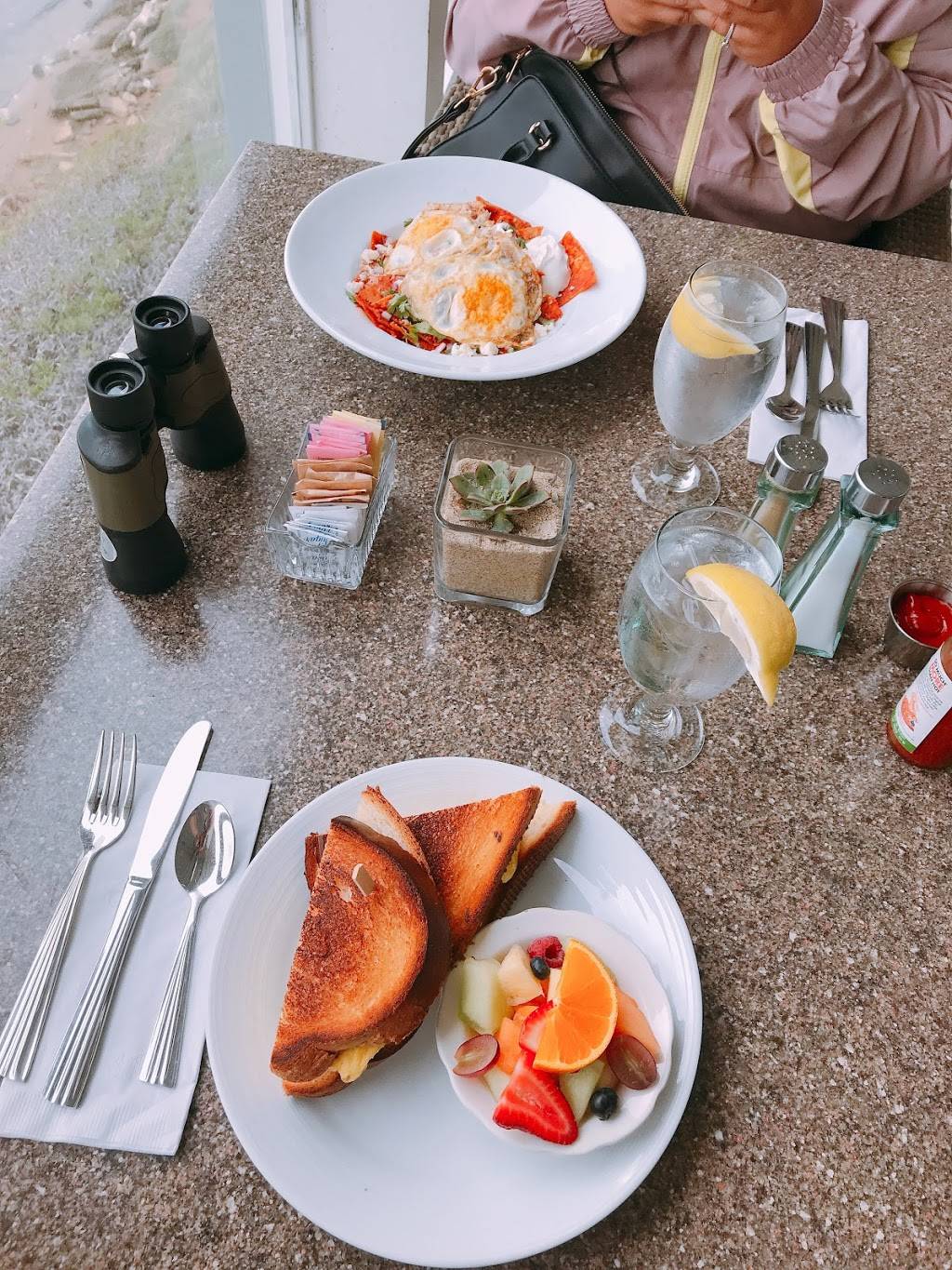 60 State Park Restaurant & Lounge | restaurant | 60 State Park Rd, Morro Bay, CA 93442, USA | 8057725651 OR +1 805-772-5651