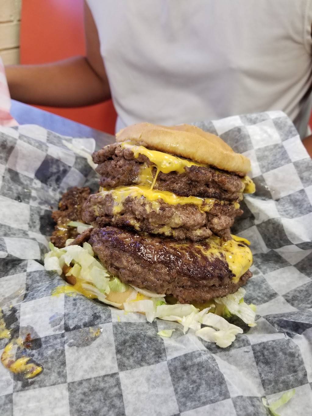 Bionic Burger | restaurant | 243 S Seneca St, Haysville, KS 67060, USA | 3169273727 OR +1 316-927-3727
