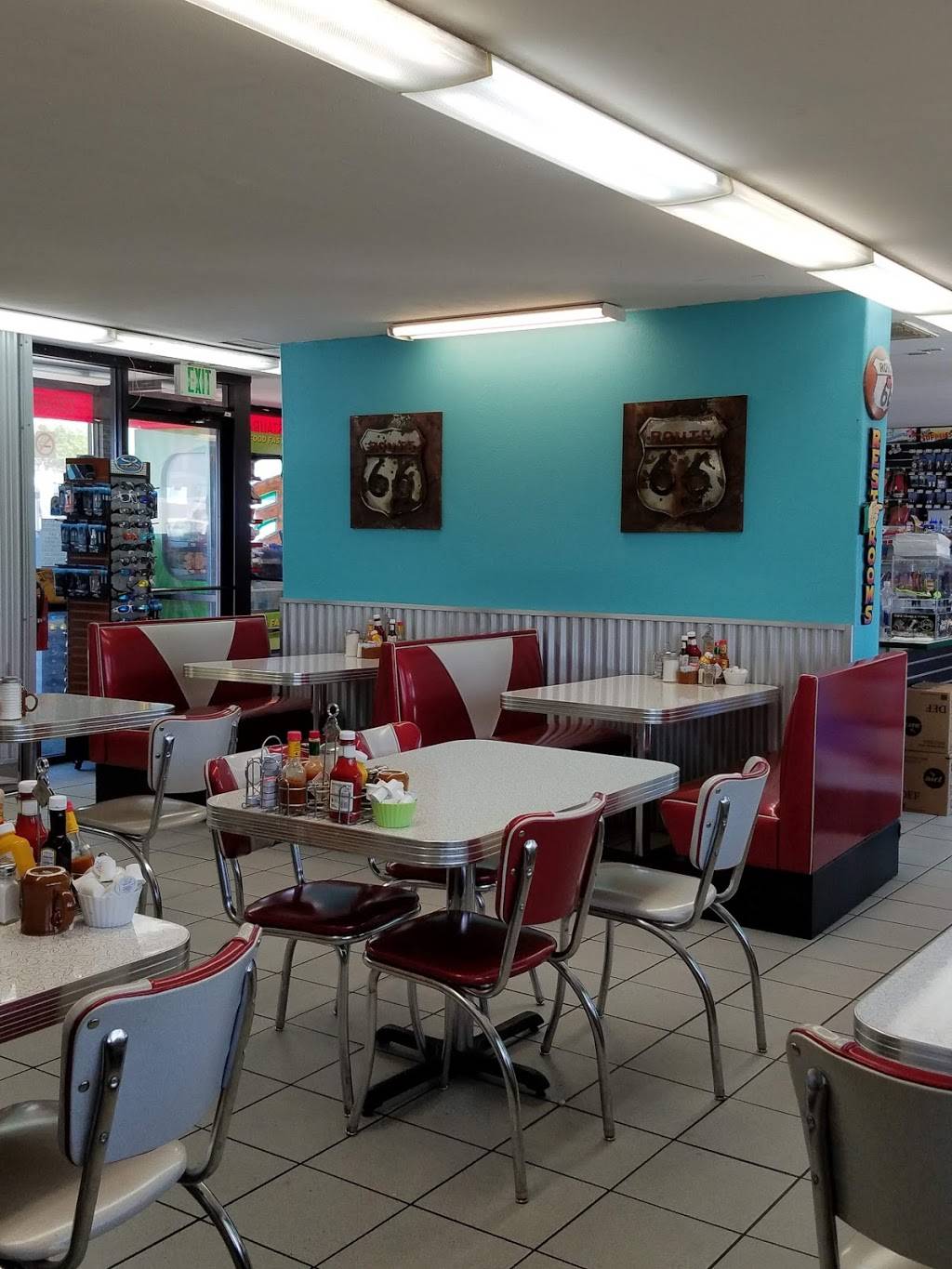 Lisas Grill | restaurant | 820 Central Ave, Moriarty, NM 87035, USA | 5058324455 OR +1 505-832-4455