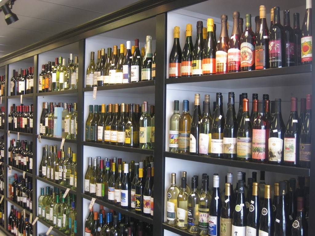 Shady Lane Market | restaurant | 5981 S W Bay Shore Dr, Suttons Bay, MI 49682, USA | 2312713597 OR +1 231-271-3597