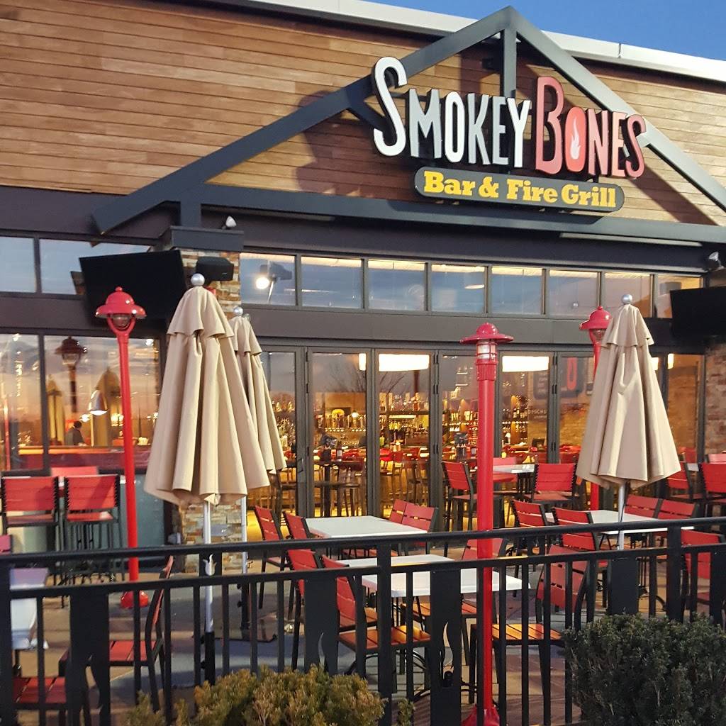 Smokey Bones Bar & Fire Grill | restaurant | 252 Montgomery Mall, North Wales, PA 19454, USA | 2674364630 OR +1 267-436-4630