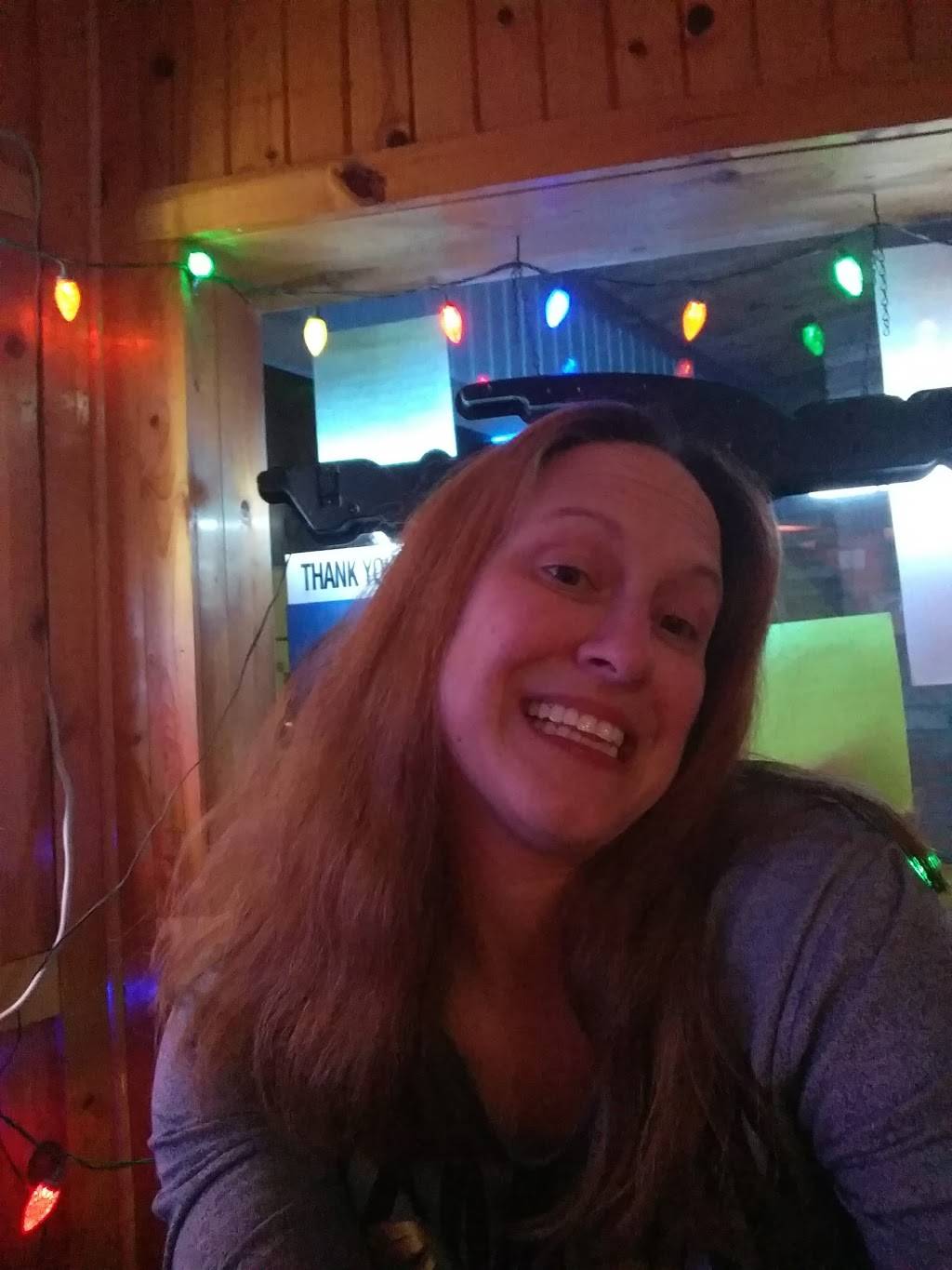 Jerods Bar & Grill | restaurant | 10 W Market St, Shannon, IL 61078, USA | 8158643440 OR +1 815-864-3440