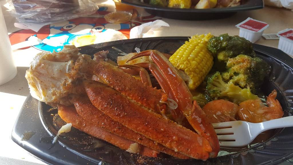 Seafood Junction | restaurant | 132 Madison St, Oak Park, IL 60302, USA | 7086600015 OR +1 708-660-0015