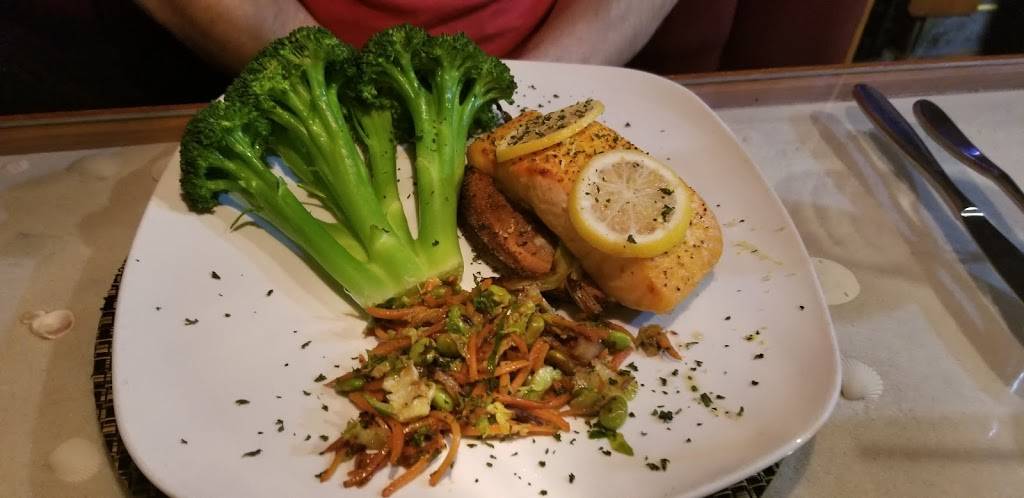 Fins Seafood & Grille | restaurant | 1801 Broad Ave, Findlay, OH 45840, USA | 4194291900 OR +1 419-429-1900