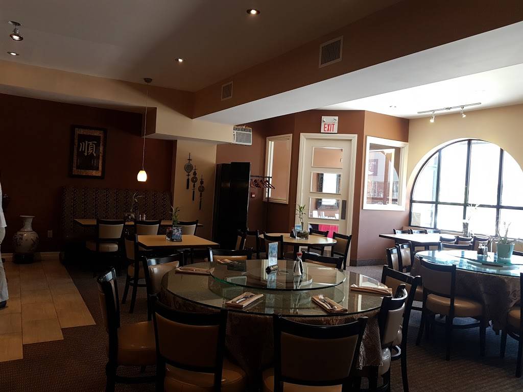 Dragon Court Restaurant | restaurant | 988 King St W, Hamilton, ON L8S 1L1, Canada | 9055221999 OR +1 905-522-1999