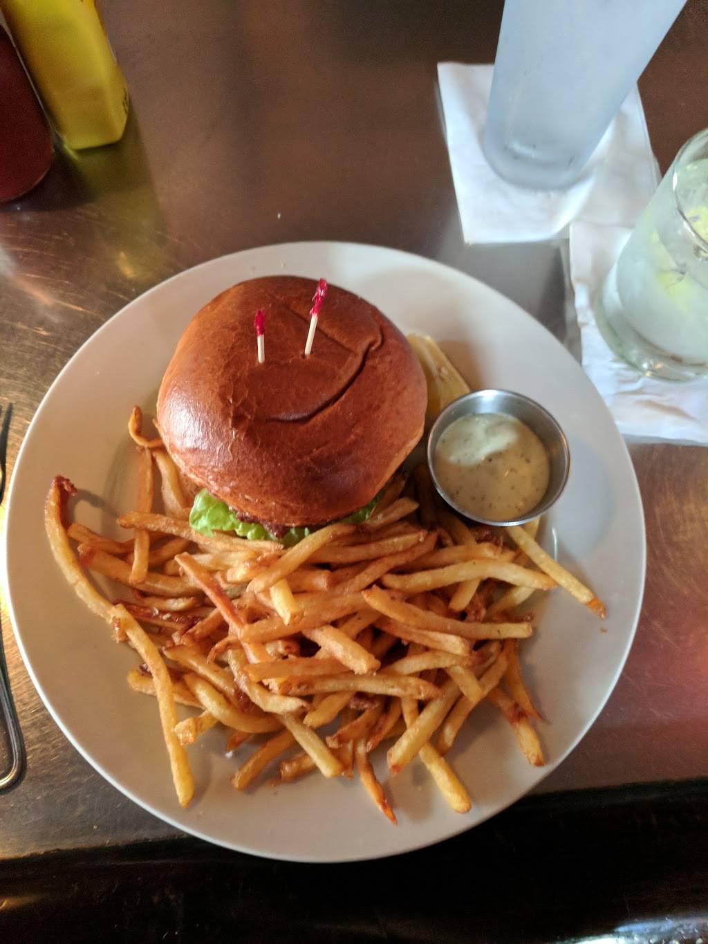 The Rossi Bar & Kitchen | restaurant | 895 N High St, Columbus, OH 43215, USA | 6142992810 OR +1 614-299-2810