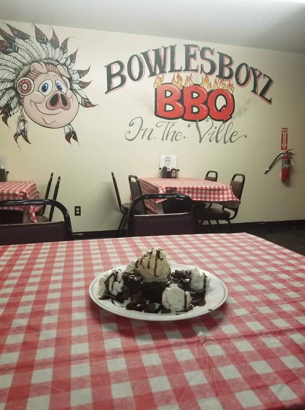 BowlesBoyzBBQ | restaurant | 1930 Pinewood Dr, Charleston, WV 25320, USA | 3049842227 OR +1 304-984-2227