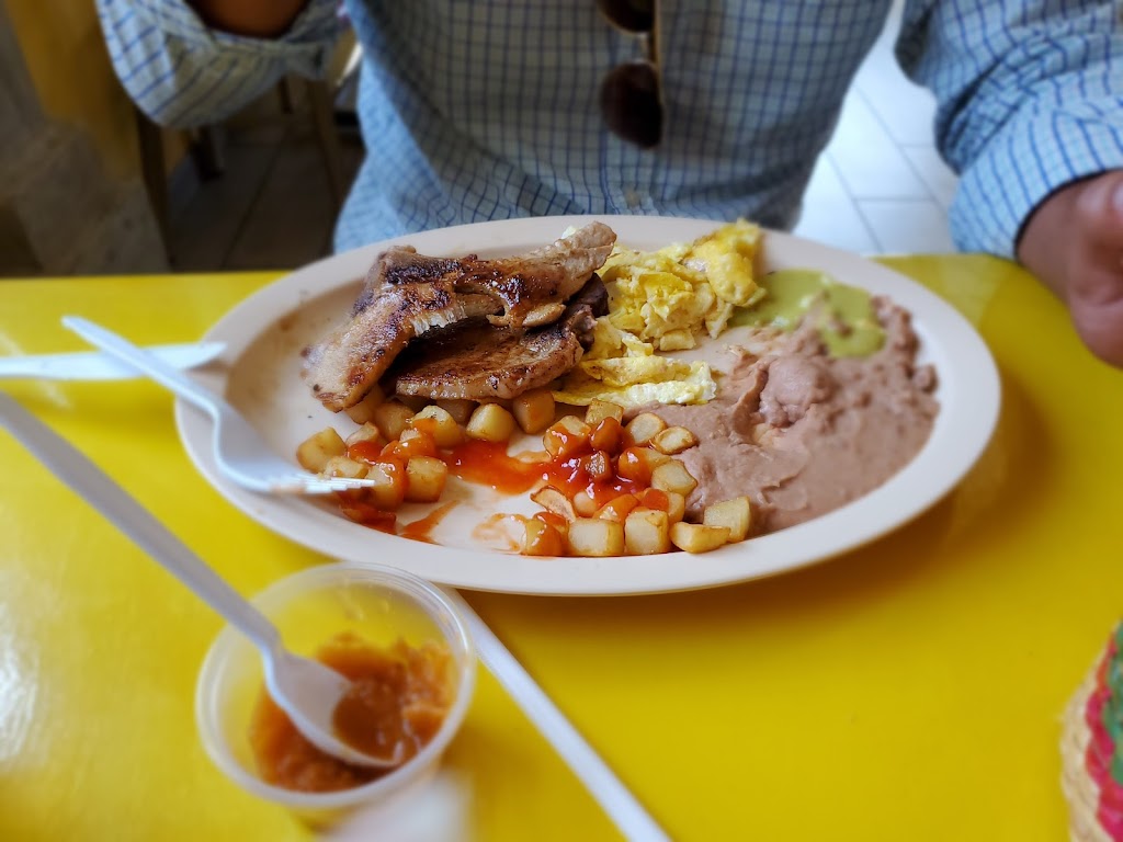 Restaurante Molcas | restaurant | 412 E 3 Mile Rd, Palmhurst, TX 78573, USA | 9565837800 OR +1 956-583-7800