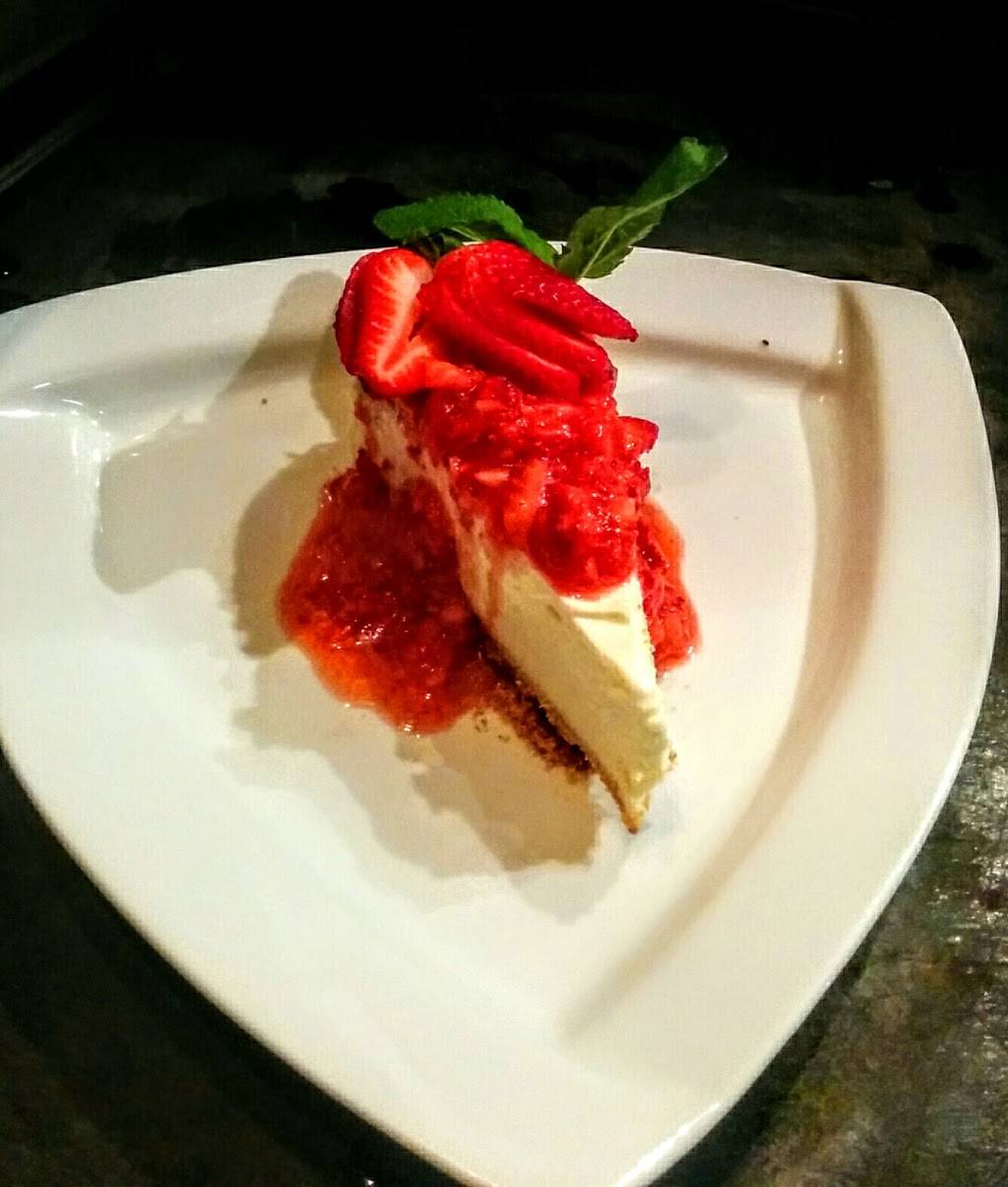 Resto Bistro LEntracte | restaurant | 247 Rue Lindsay, Drummondville, QC J2C 1P2, Canada | 8194774097 OR +1 819-477-4097