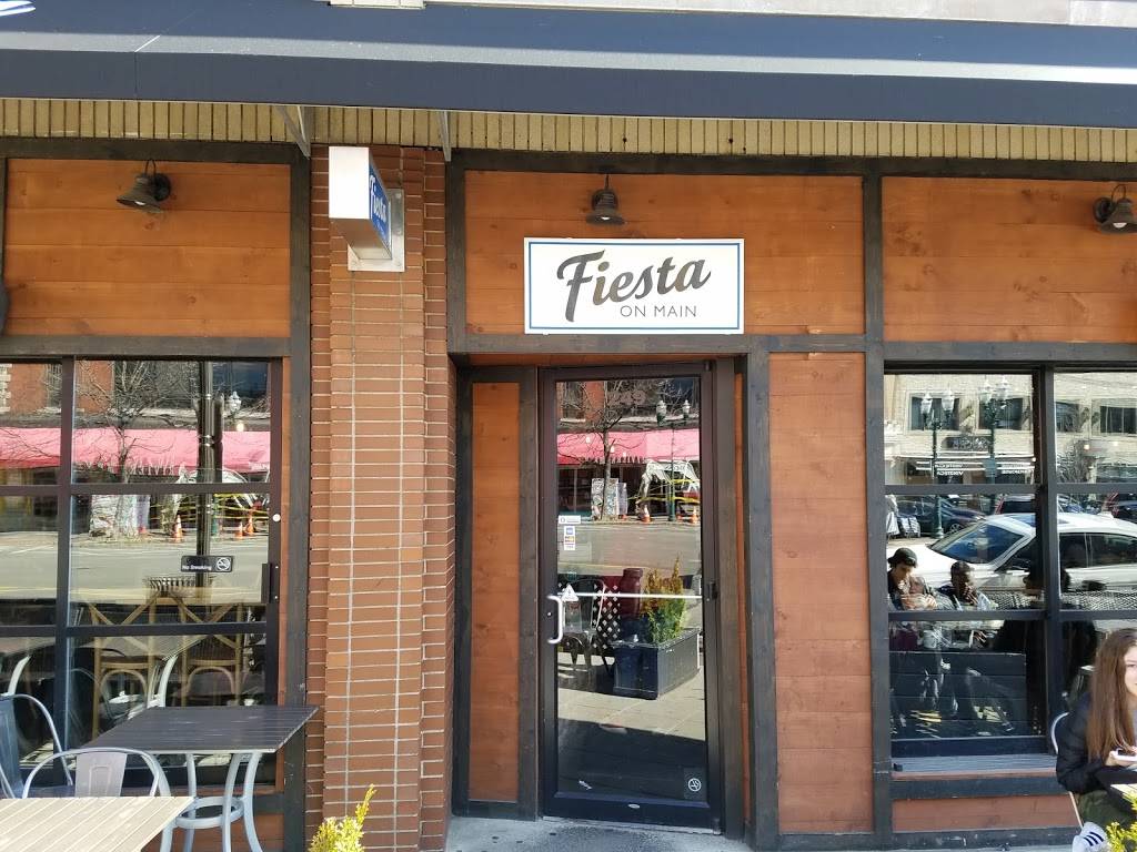 Fiesta On Main | restaurant | 249 Main St, Stamford, CT 06901, USA | 2033234300 OR +1 203-323-4300
