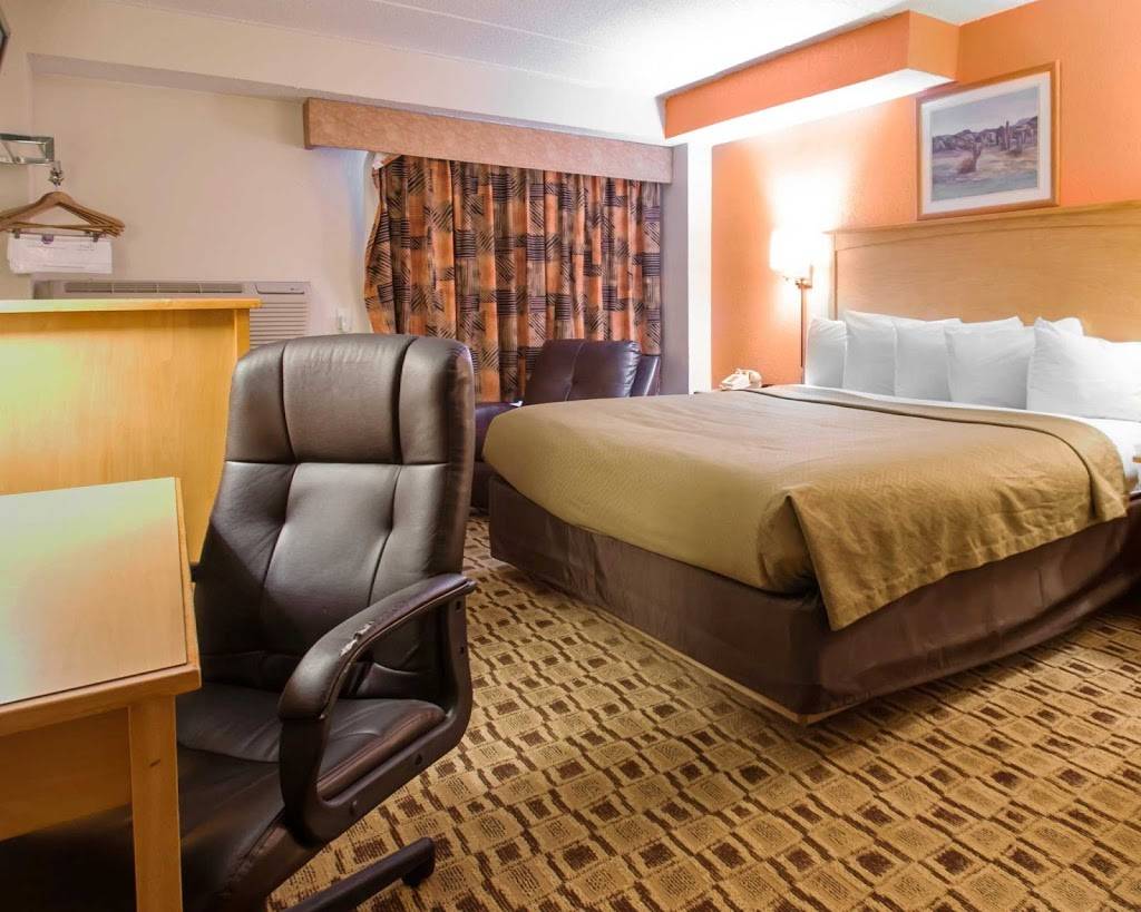 Econo Lodge Kansas City Downtown North | restaurant | 2232 Taney St, Kansas City, MO 64116, USA | 8164216000 OR +1 816-421-6000