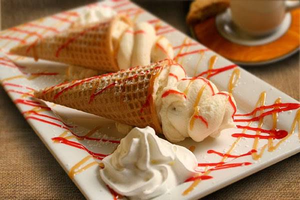 Bada Bing | restaurant | 42 W Chippewa St, Buffalo, NY 14202, USA | 7168532464 OR +1 716-853-2464