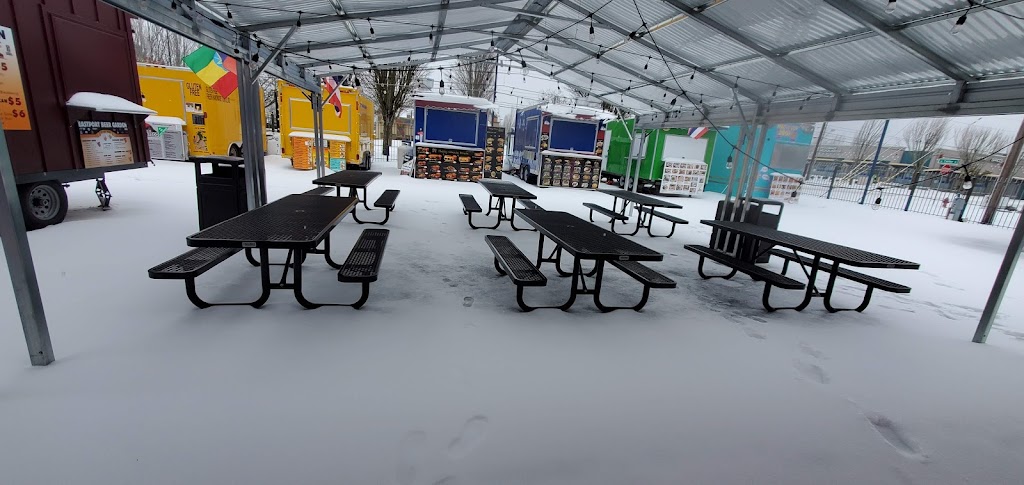 Kellans Dogs | restaurant | 360 SW Zobrist St, Estacada, OR 97023, USA | 9717104822 OR +1 971-710-4822