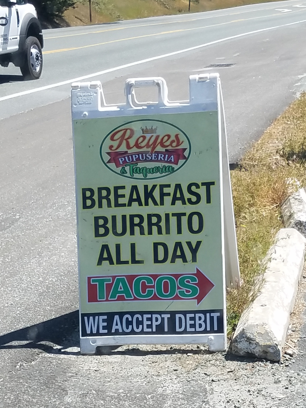 Reyes Taquería y Pupuseria | restaurant | 19660 CA-88, Pine Grove, CA 95665, USA | 2099902290 OR +1 209-990-2290