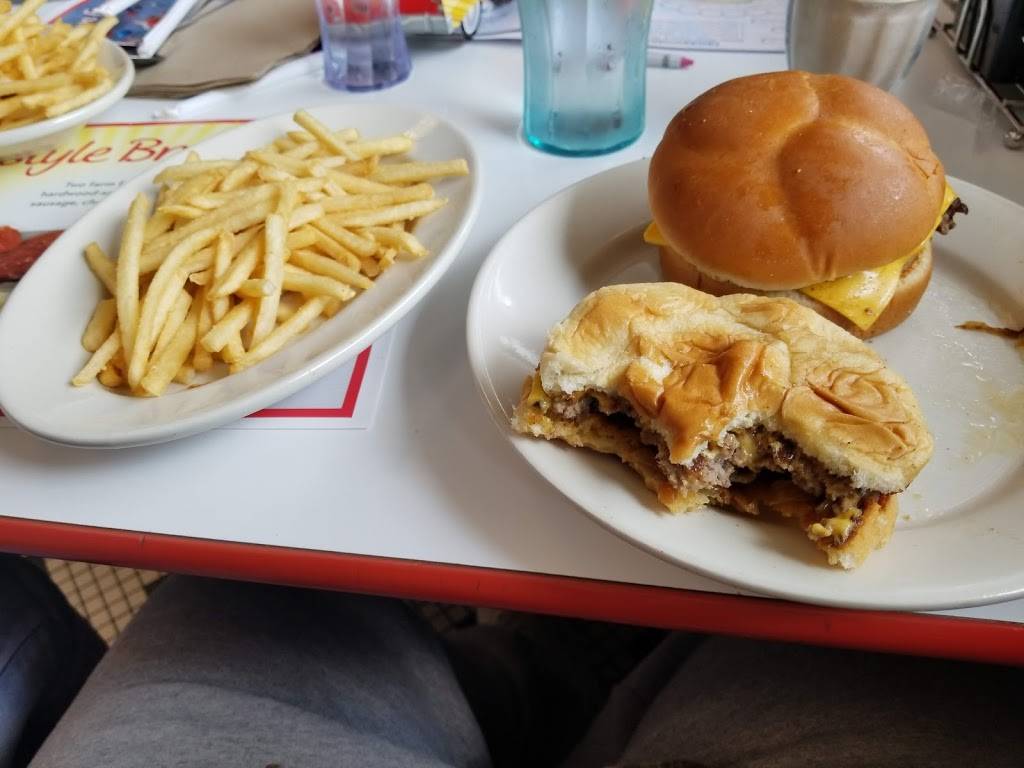 Steak n Shake | restaurant | 211 Randall Rd, Lake in the Hills, IL 60156, USA | 8474587630 OR +1 847-458-7630