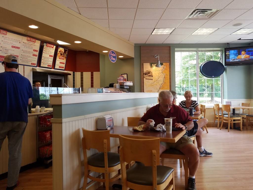 Jersey Mikes Subs | meal takeaway | 100 Heaths Way Rd, Midlothian, VA 23114, USA | 8043795363 OR +1 804-379-5363