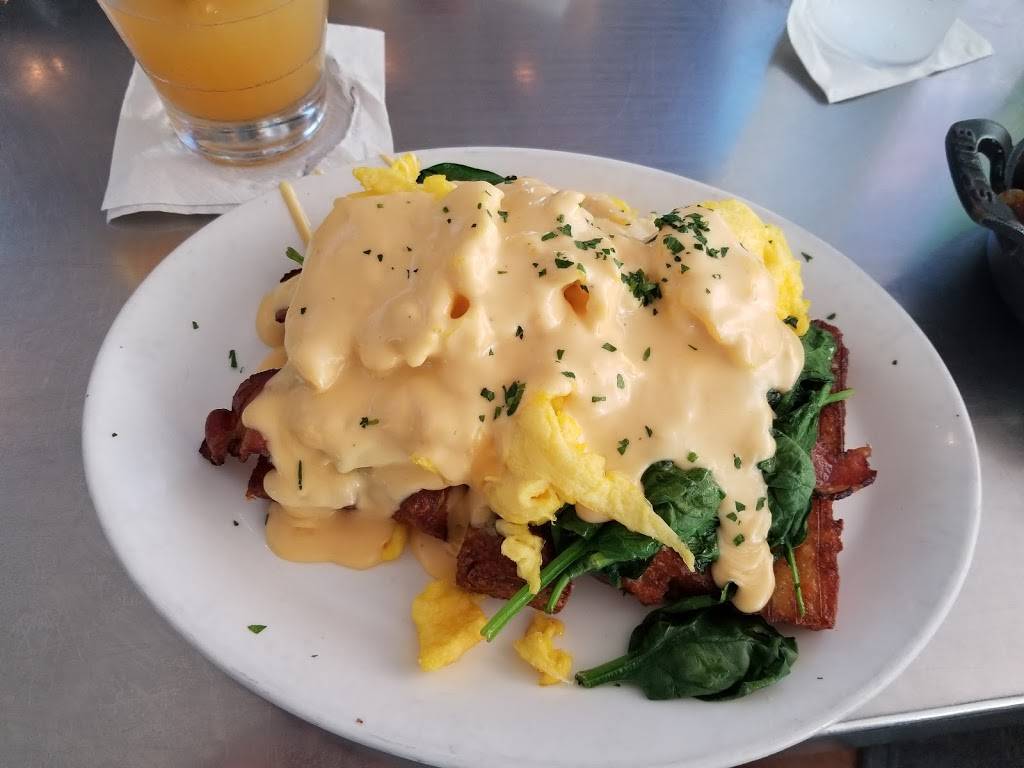 Big Pink | restaurant | 157 Collins Ave, Miami Beach, FL 33139, USA | 3055310888 OR +1 305-531-0888