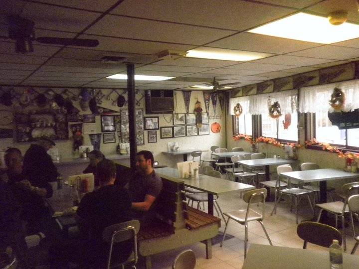 Jeans Place | restaurant | 136 Cambridge St, Worcester, MA 01603, USA | 5087539466 OR +1 508-753-9466