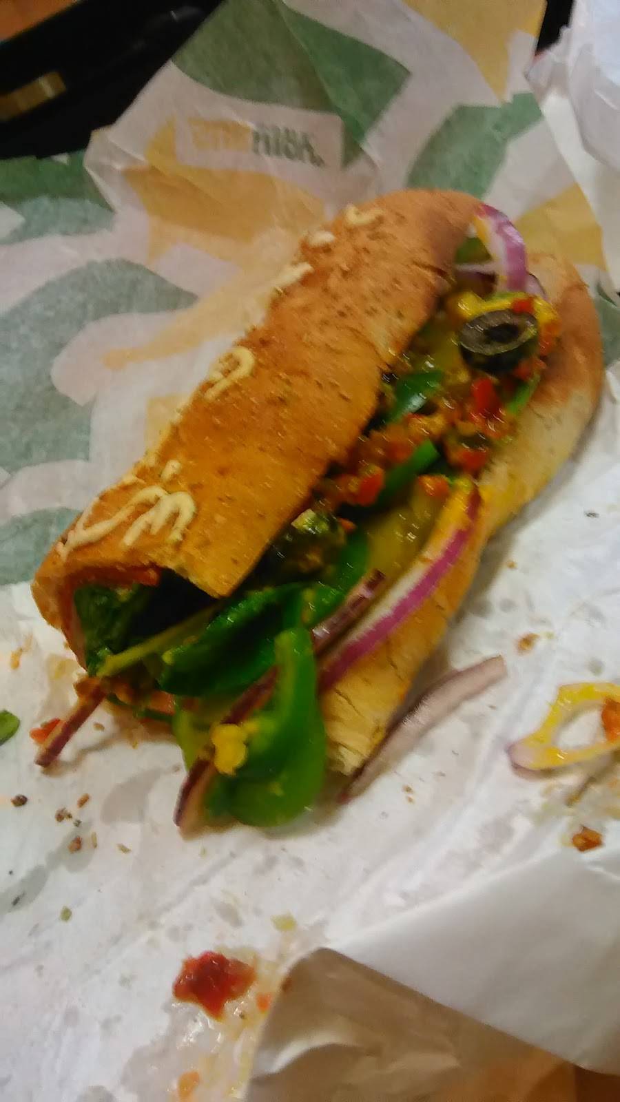 Subway | restaurant | 291 Main St, Nashua, NH 03060, USA | 6038831211 OR +1 603-883-1211