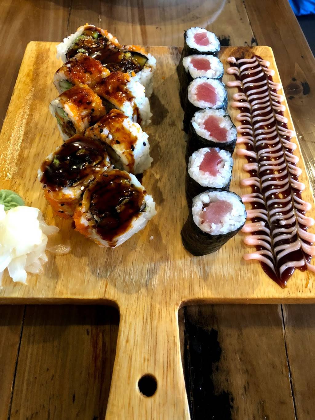 Hands On Modern Thai & Sushi Bar | restaurant | 7117 W Addison St, Chicago, IL 60634, USA | 7737771000 OR +1 773-777-1000