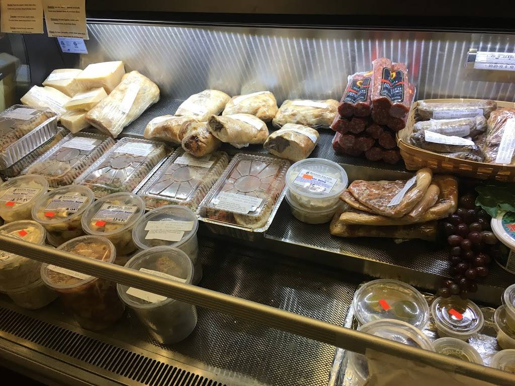 Ferraras Market | meal takeaway | 20 W Central St, Franklin, MA 02038, USA | 5085204621 OR +1 508-520-4621