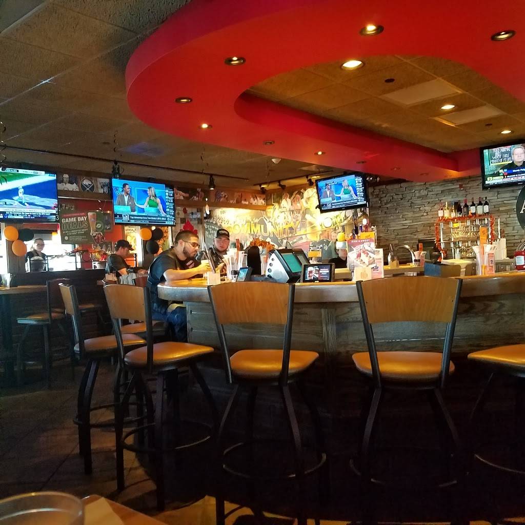 Applebees Grill + Bar | restaurant | 300 Riverside Center, Utica, NY 13502, USA | 3157350421 OR +1 315-735-0421