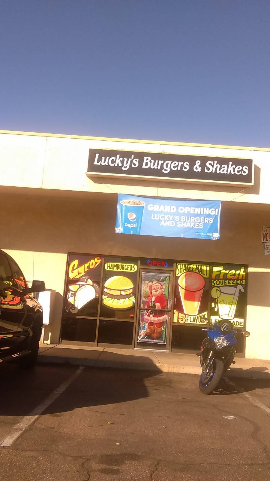 Luckys Burgers & Shakes | restaurant | 13849 N 19th Ave, Phoenix, AZ 85023, USA | 6023145214 OR +1 602-314-5214
