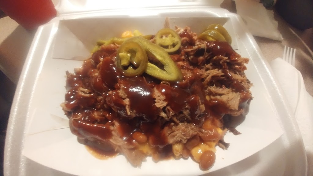 Small Town BBQ | restaurant | 110 W College Ave, Friendsville, TN 37737, USA | 8652685162 OR +1 865-268-5162