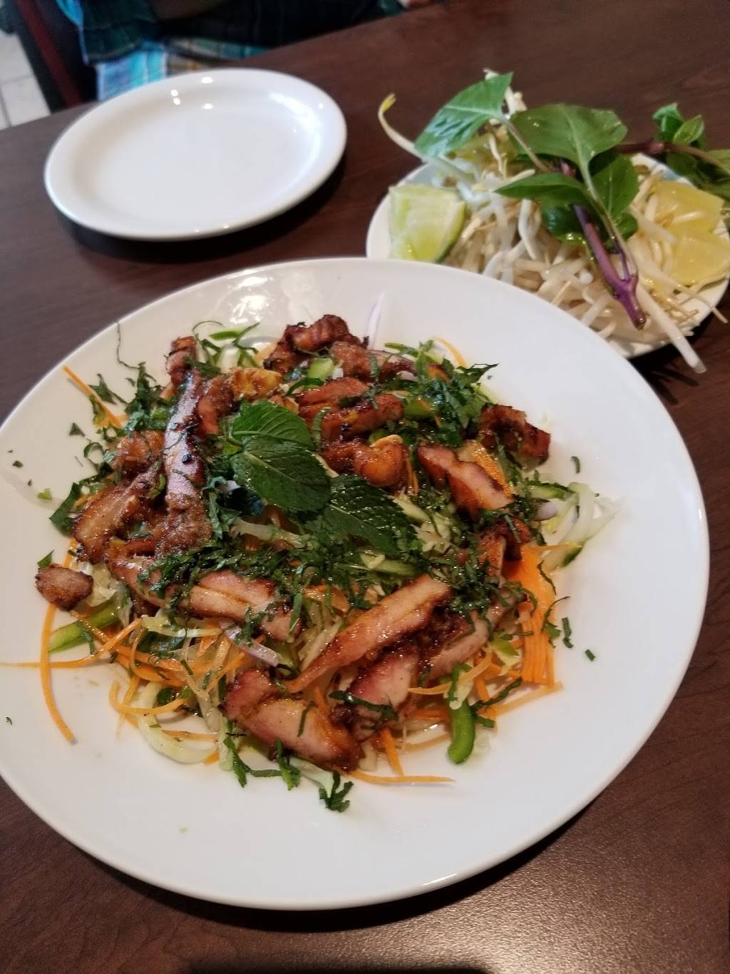 Mint Garden | restaurant | 17830 Leslie St, Newmarket, ON L3Y 3E5, Canada | 9059531377 OR +1 905-953-1377