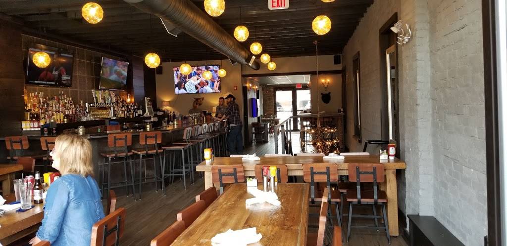 The Burger Social | restaurant | 108 N Hale St, Wheaton, IL 60187, USA | 6304800458 OR +1 630-480-0458