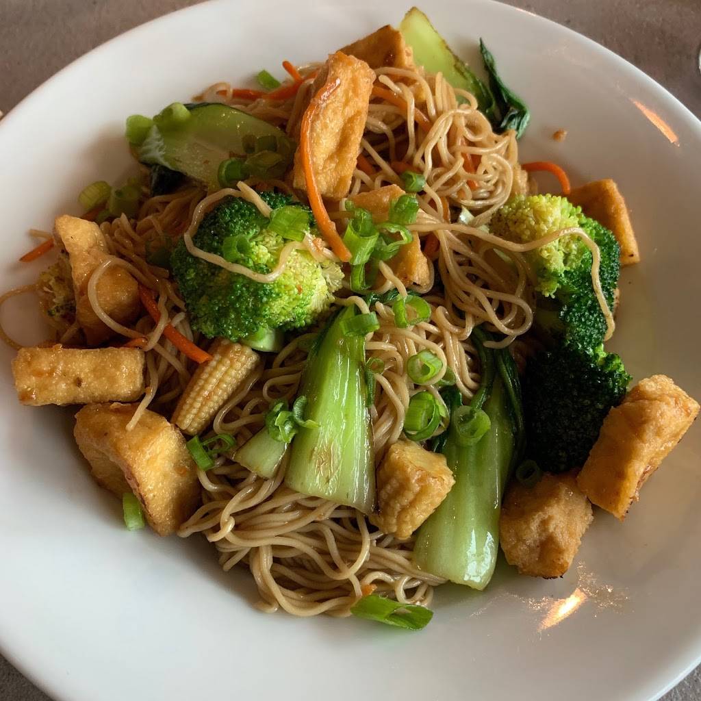 Four Sisters - A Taste of Vietnam | restaurant | 1001 S Main St STE 151, Fort Worth, TX 76104, USA | 6823859353 OR +1 682-385-9353