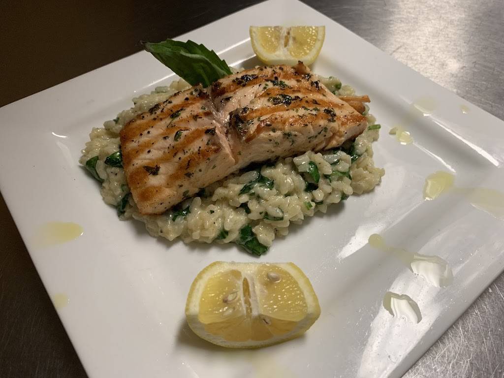 Cristos Pizza | restaurant | 1302 E Millbrook Rd, Raleigh, NC 27609, USA | 9198726797 OR +1 919-872-6797