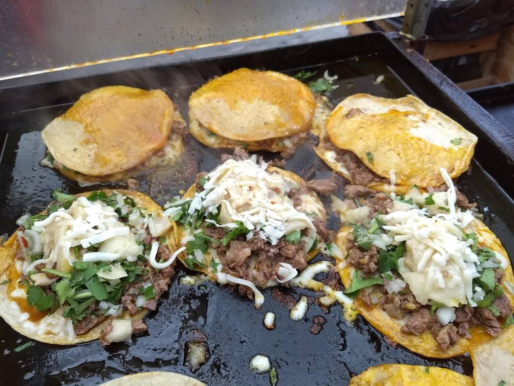 Los Tuetanicos BIRRIERIA 2 | restaurant | Mar Mediterráneo, Centro Carretera, 22710 Rosarito, B.C., Mexico | 526648108933 OR +52 664 810 8933