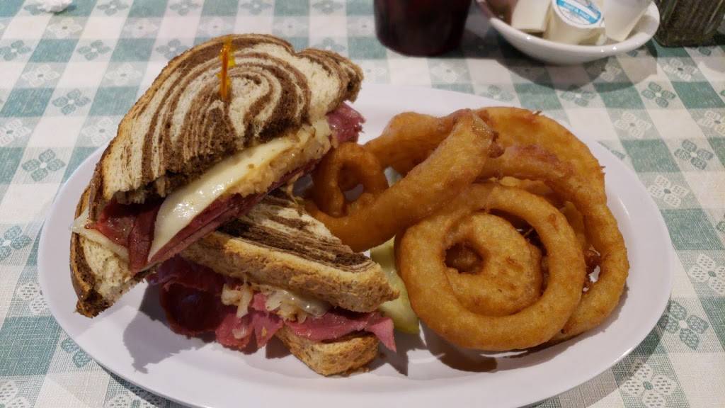 Kellys Family Restaurant | restaurant | 20 McLean Rd, Brevard, NC 28712, USA | 8288843725 OR +1 828-884-3725