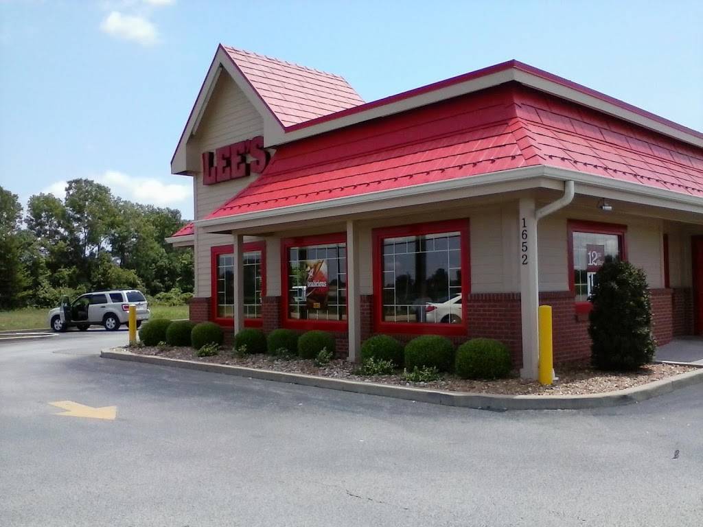 Lees Famous Recipe Chicken | restaurant | 1652 Carlyle Ave, Belleville, IL 62221, USA | 6182572410 OR +1 618-257-2410