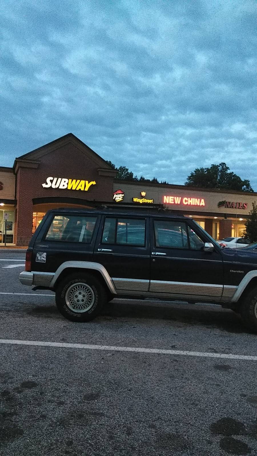 Pizza Hut | meal takeaway | 930 New Hope Rd #103, Lawrenceville, GA 30045, USA | 7702375788 OR +1 770-237-5788