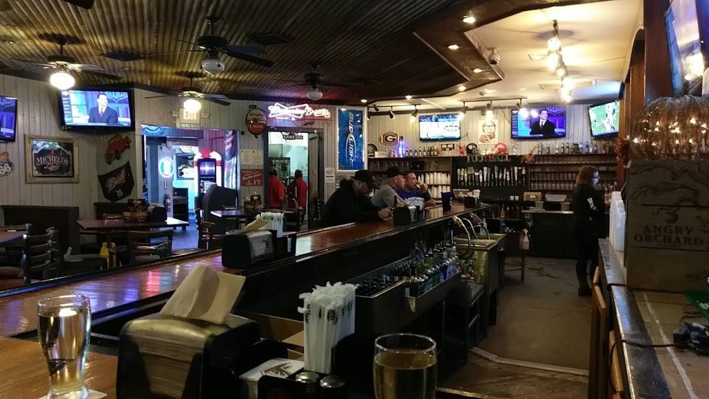 Gatas Sports Bar & Grille | night club | 811 Elma G Miles Pkwy, Hinesville, GA 31313, USA | 9123689464 OR +1 912-368-9464