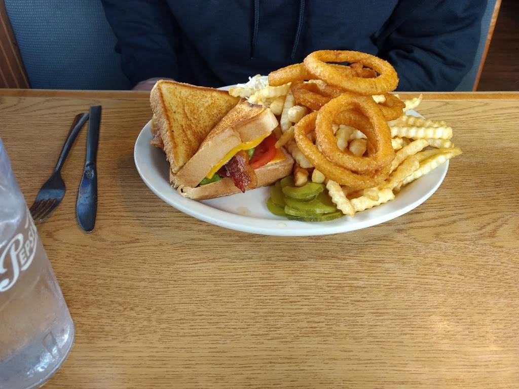 Julies | restaurant | 403 Belknap St, Superior, WI 54880, USA | 7153942862 OR +1 715-394-2862