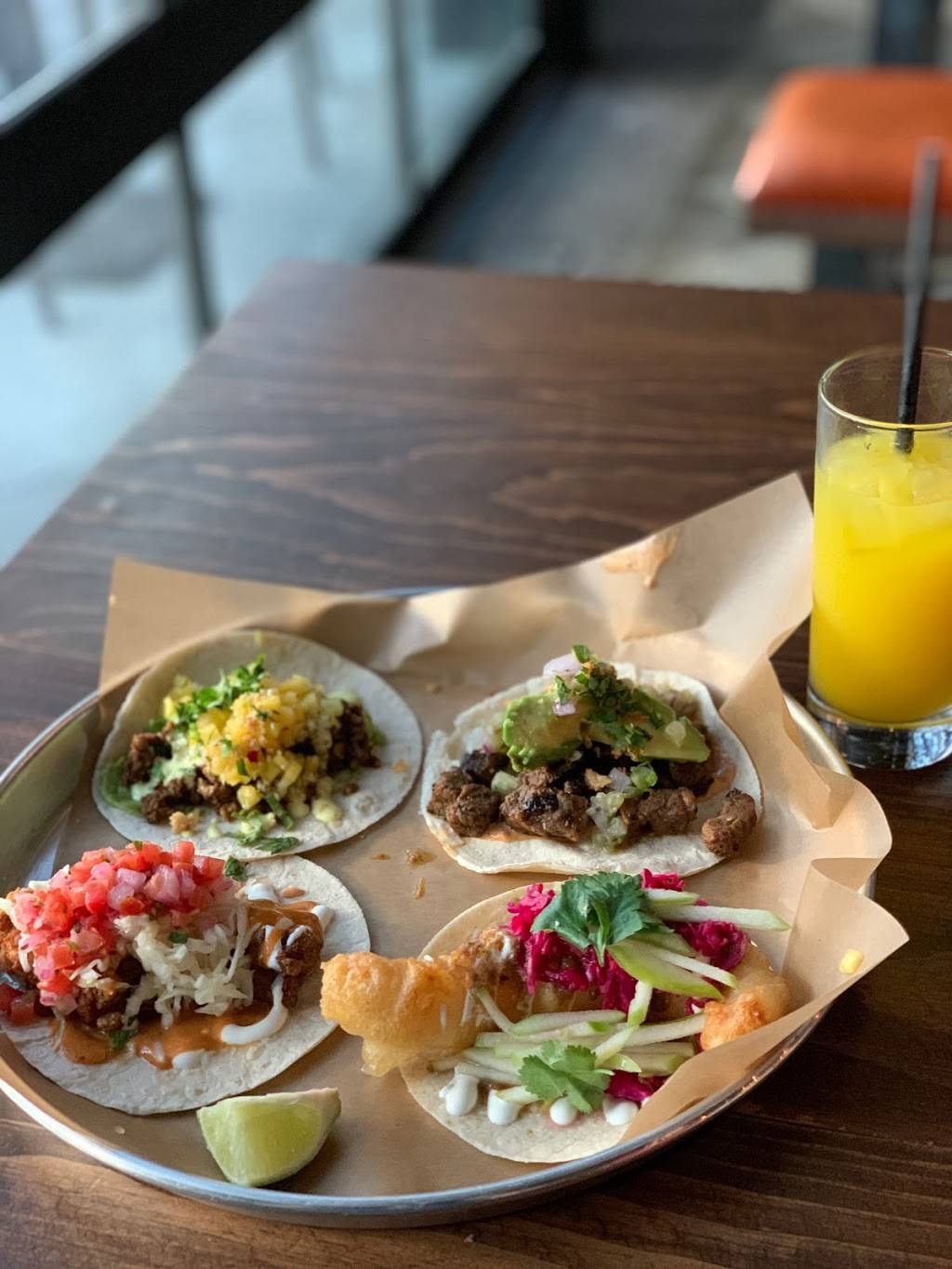 La Carnita | restaurant | 100 City Centre Dr, Mississauga, ON L5B 2C9, Canada | 9057661947 OR +1 905-766-1947