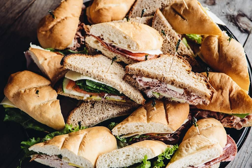 Deli Ohio | restaurant | 328 Walnut Ave NE, Canton, OH 44702, USA | 3304537777 OR +1 330-453-7777