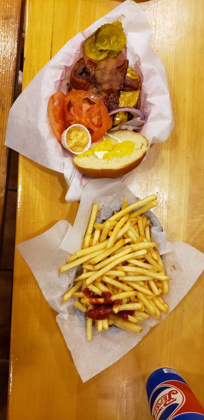 Big Chico Burger | restaurant | 1550 East Ave, Chico, CA 95926, USA | 5308916100 OR +1 530-891-6100