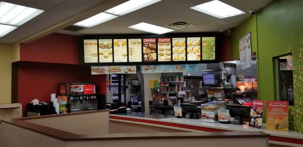 Del Taco | meal takeaway | 3181 Lincoln Ave, Anaheim, CA 92801, USA | 7149951152 OR +1 714-995-1152